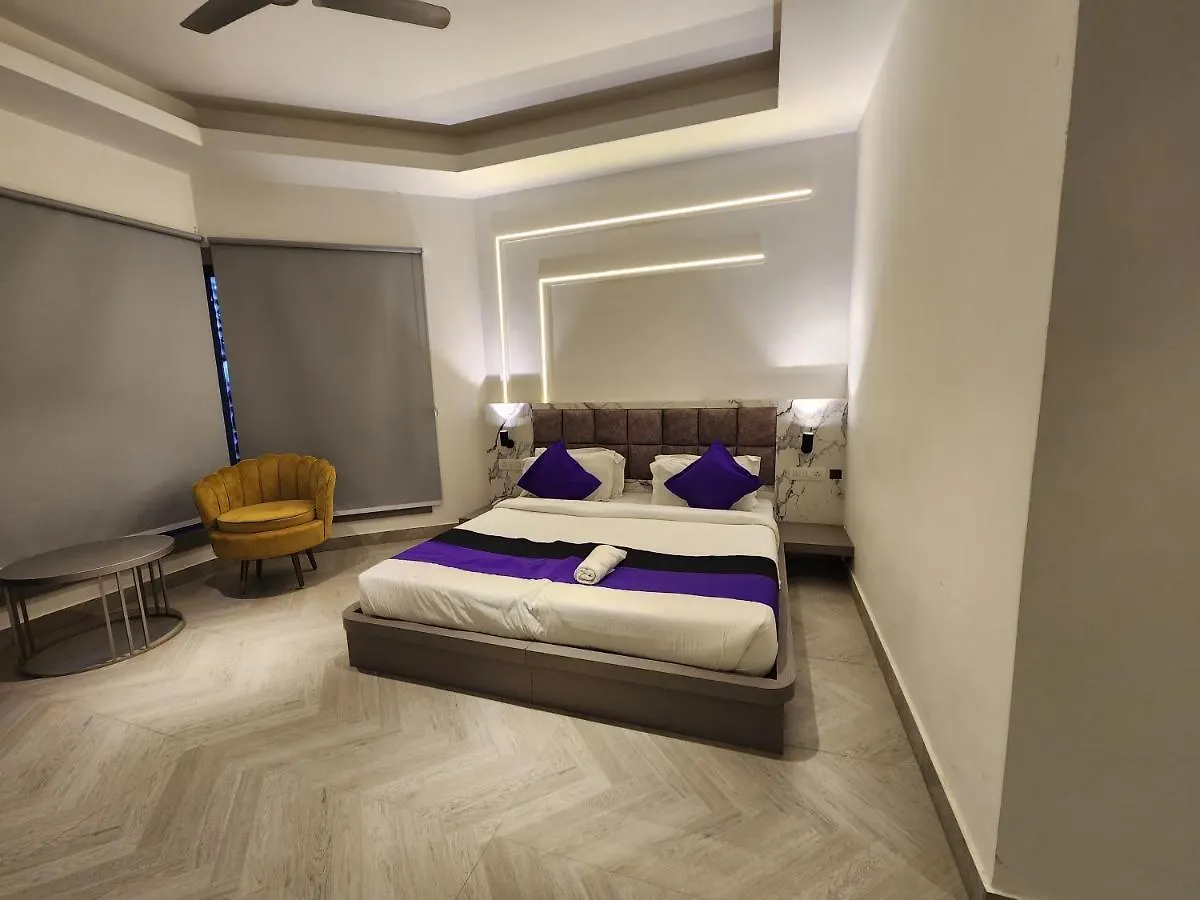 Square9 - A Boutique Hotel Γκουργκάον