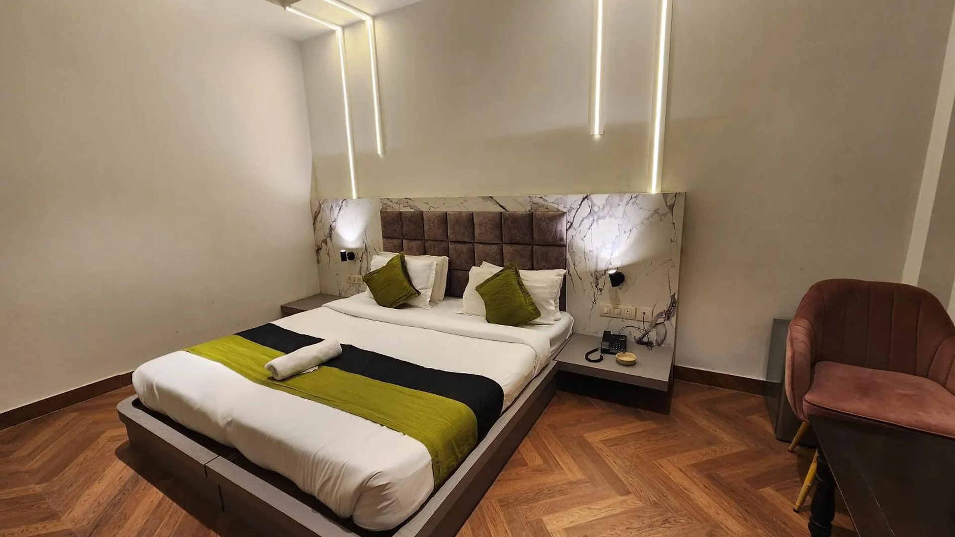 Square9 - A Boutique Hotel Γκουργκάον 3*,  Ινδία