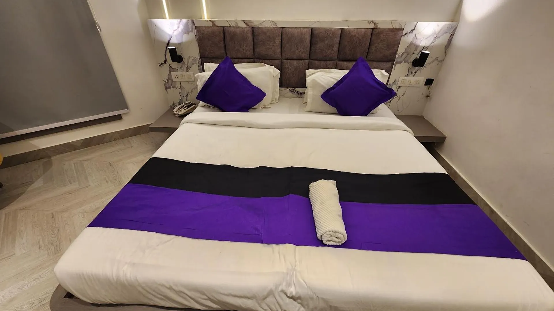 Square9 - A Boutique Hotel Γκουργκάον