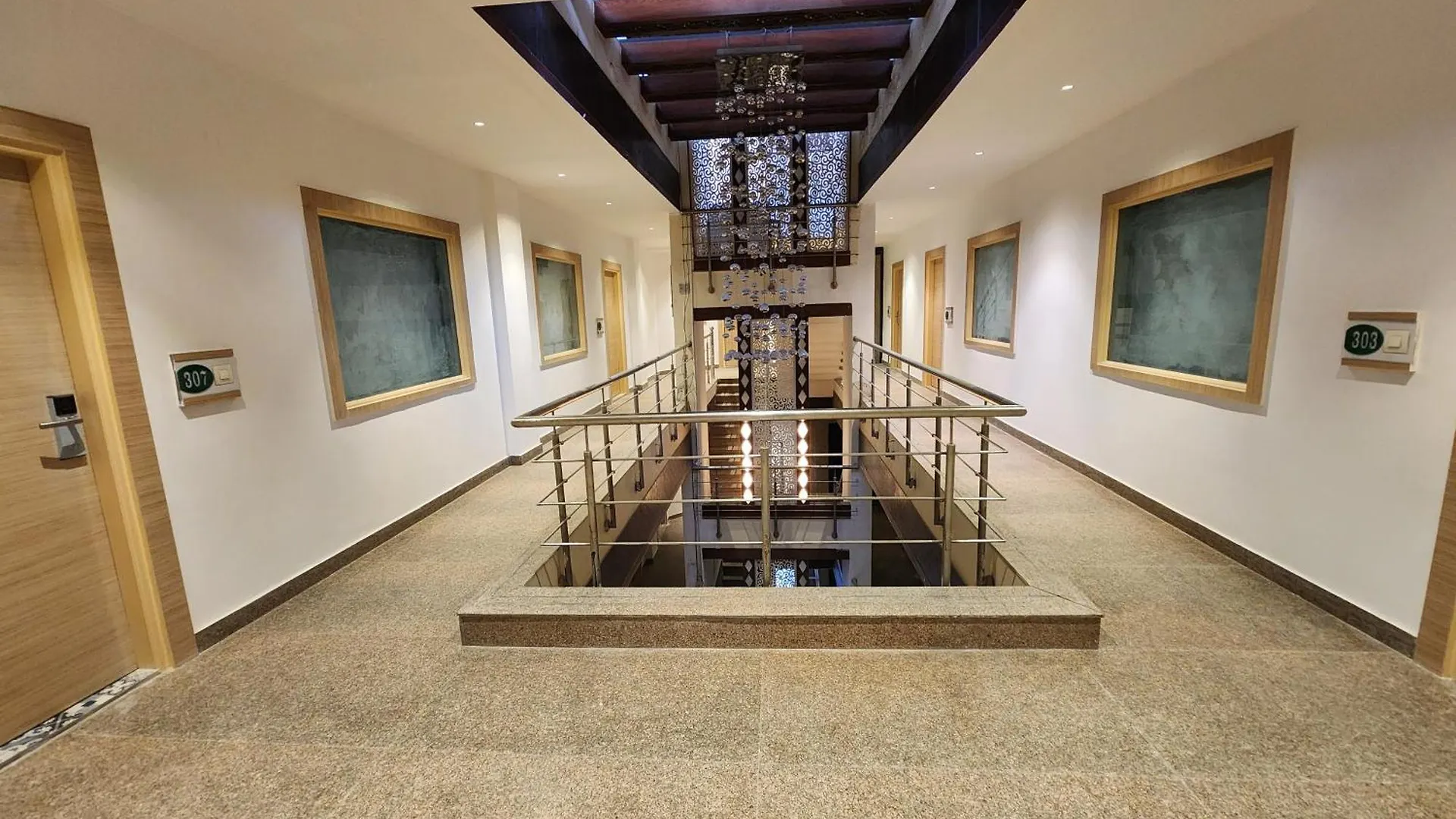 Square9 - A Boutique Hotel Γκουργκάον 3*,  Ινδία