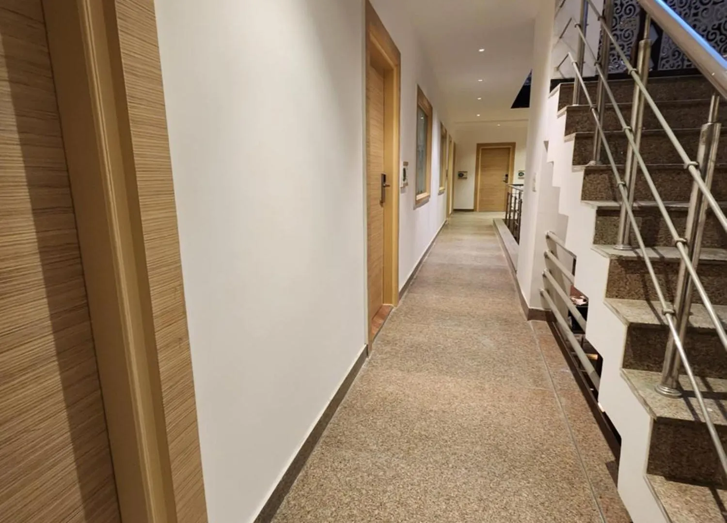 Square9 - A Boutique Hotel Γκουργκάον